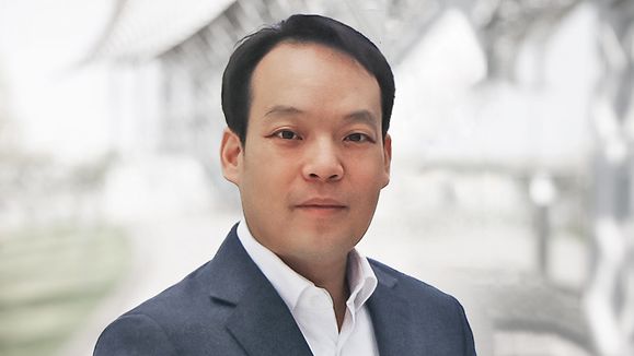 Portrait of business man Liangyan LI, Founder and Vice President of Hanshow Tech. GmbH